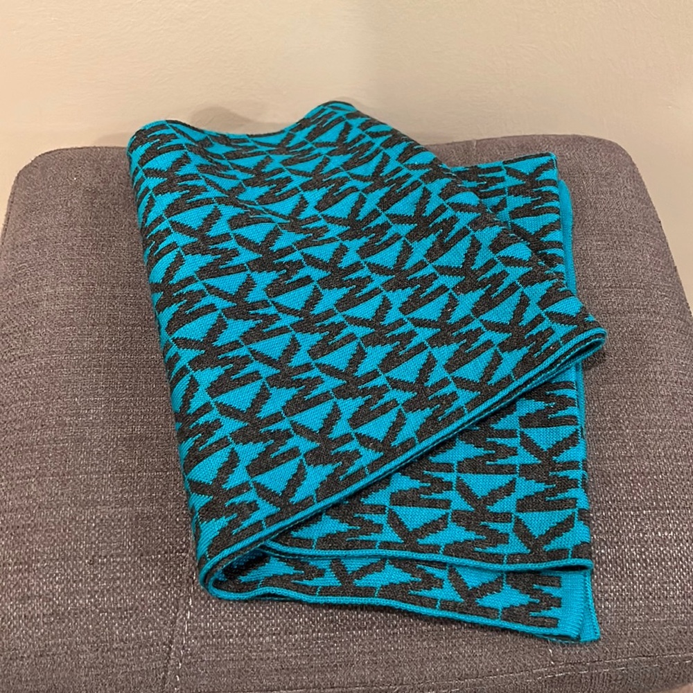 Micheal kors scarf